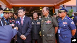 US Urged to Clarify Approach to Cambodia's Drift Toward China 