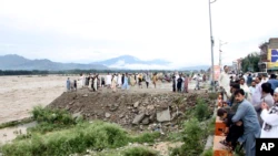 Pakistan Floods Force Tens of Thousands From Homes Overnight