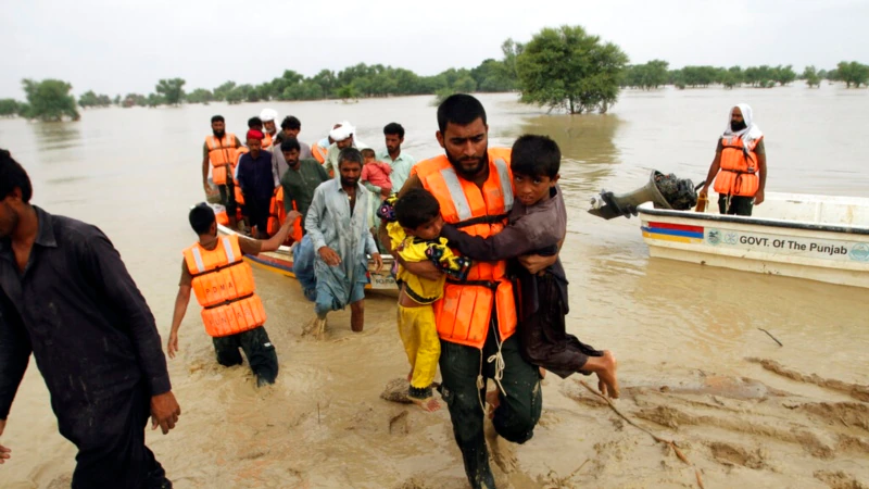 Pakistan Flooding Deaths Pass 1,000 in 'Climate Catastrophe'