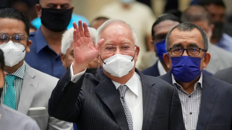 Jailed Malaysian Ex-PM Najib Returns to Court for 1MDB Trial