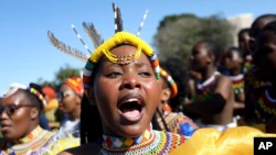 Thousands Fete South Africa's New Zulu King