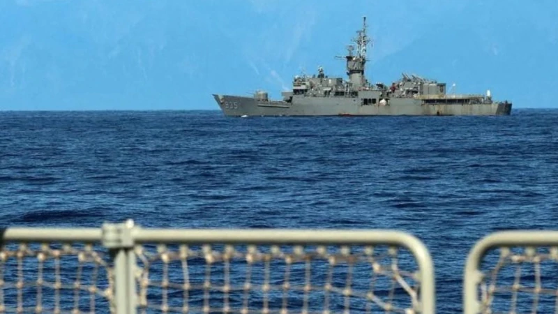 Chinese and Taiwanese Warships Shadow Each Other as Drills Due to End 