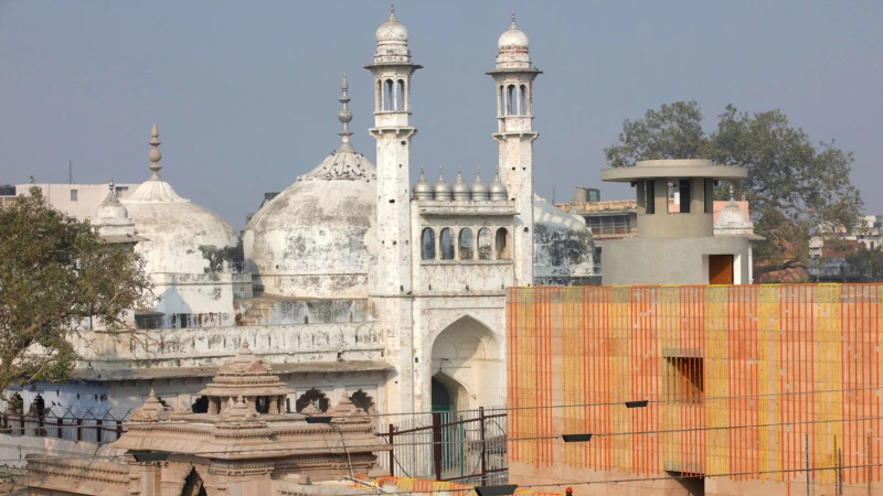 Indian Court Allows Hindu Petition for Prayer at 17th Century Mosque