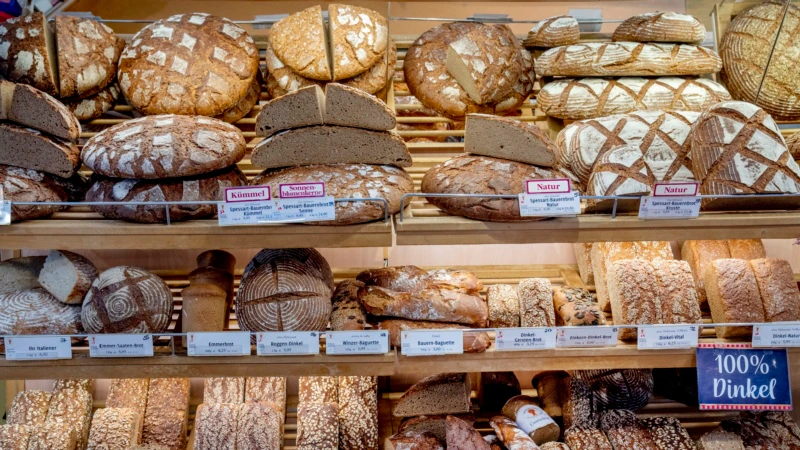 Bread Prices Jump 18% in EU, Eurostat Says as War in Ukraine Weighs