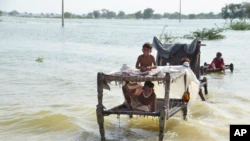 Pakistan Reports Massive Outbreak of Diarrhea and Malaria Among Flood Victims