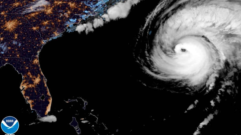 Hurricane Fiona Pulls Away From Bermuda, Heads Toward Canada