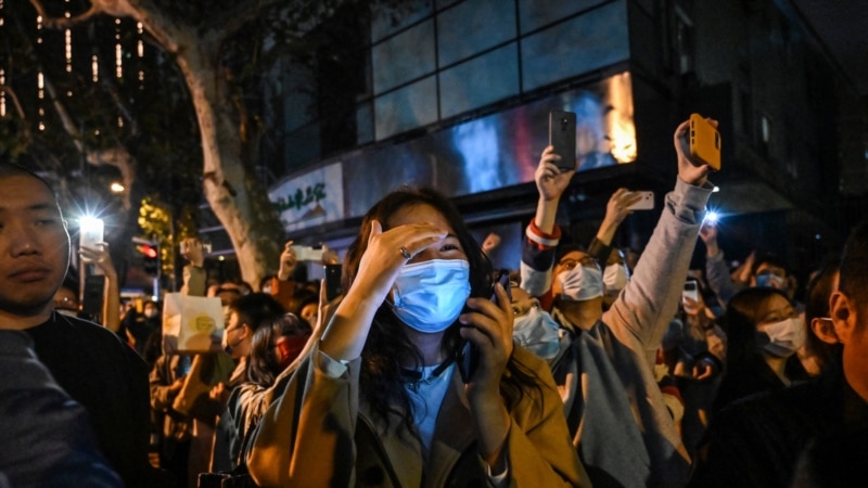 Angry About Lockdowns, Chinese Protesters Call for Xi’s Resignation 