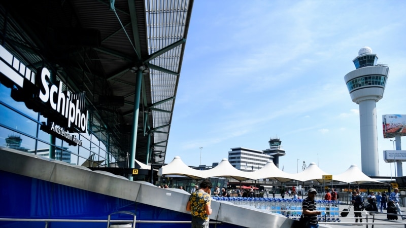 Climate Activists Block Private Jets at Amsterdam Airport