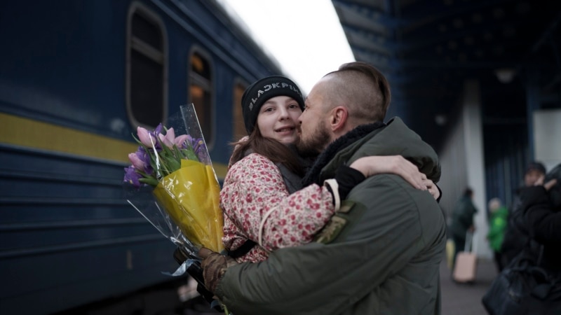 Despite War, Some Ukrainian Families Reunite for New Year