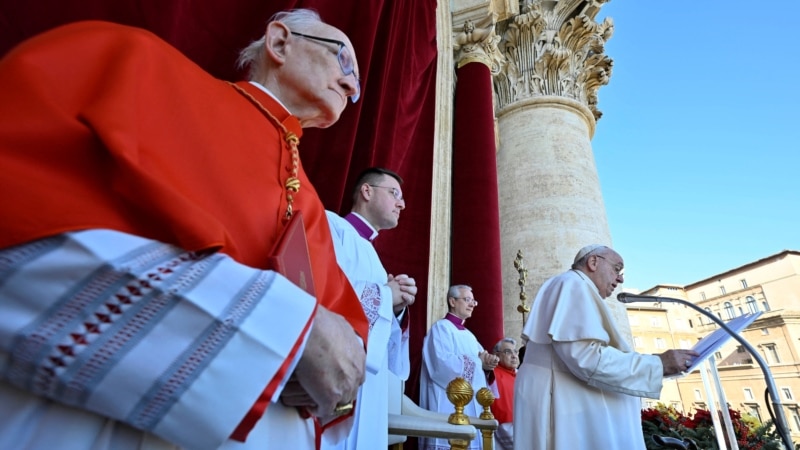 In Christmas Message, Pope Prays for Ukraine, End of World Hunger 