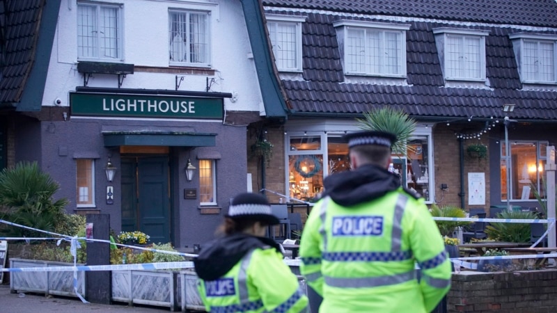 1 Dead, 3 Wounded in Shooting at UK Pub 