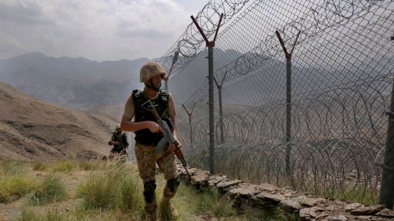 Gunfight with Militants Kills 3 Pakistani Troops Near Afghan Border