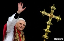 Former Pope Benedict Dies at 95