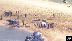 Helicopters Collide Over Australian Beach, 4 Passengers Dead