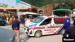 Mosque Bombing in Pakistan Kills 61 Worshipers