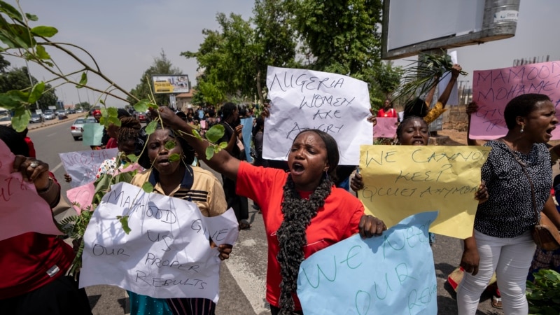 Nigerian Opposition Groups Protest Early Presidential Results