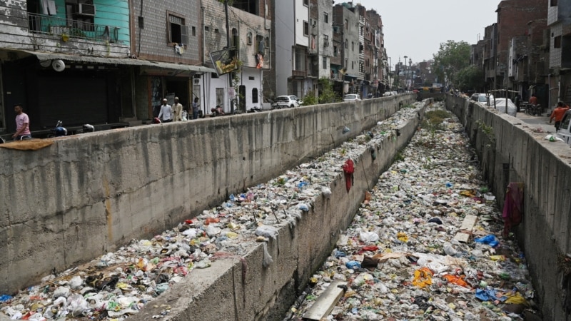 Dead Rivers, Flaming Lakes: India's Sewage Failure