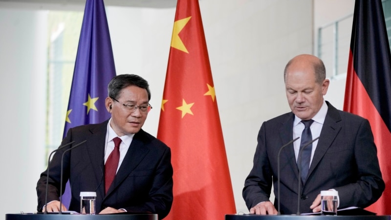 As China's Premier Touts Pro-Business Attitude to European Companies, Survey Finds Dissatisfaction