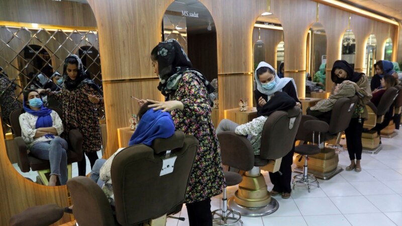 Afghan Women Protest Taliban Ban on Beauty Salons