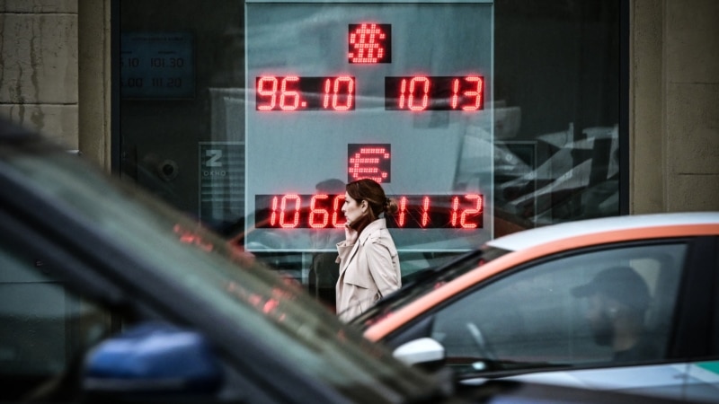 Russia's Ruble Hits Its Lowest Level Since Early in Ukraine War