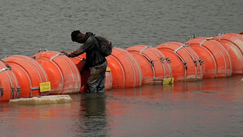 Court Lets Texas Keep Rio Grande Barriers in Place for Now