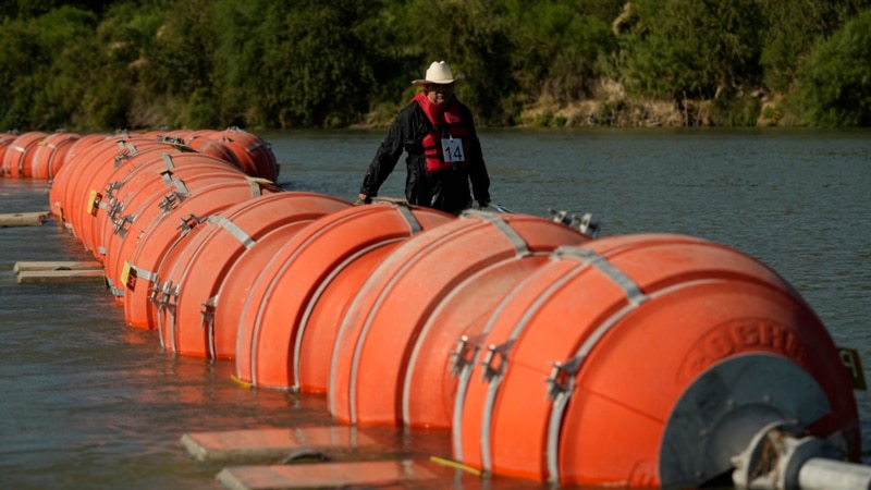 US Judge Orders Texas to Move Floating Barriers in Rio Grande