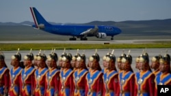 Pope Arrives on First Visit to Mongolia