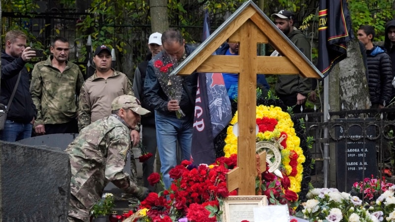 Mourners Hail Dead Russian Mercenary Prigozhin as 'Patriotic Hero'