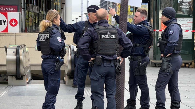 Paris Police Shoot Woman Making Threats at Train Station