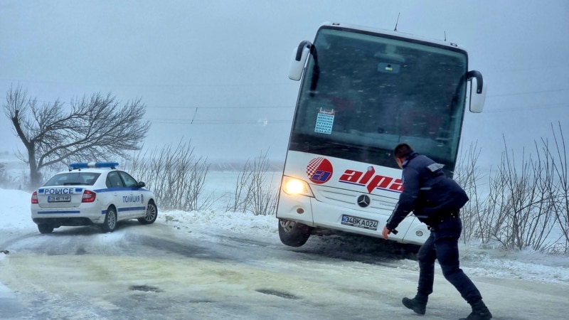 Extreme Weather Kills 2 in Bulgaria, Leaves Many Without Power 