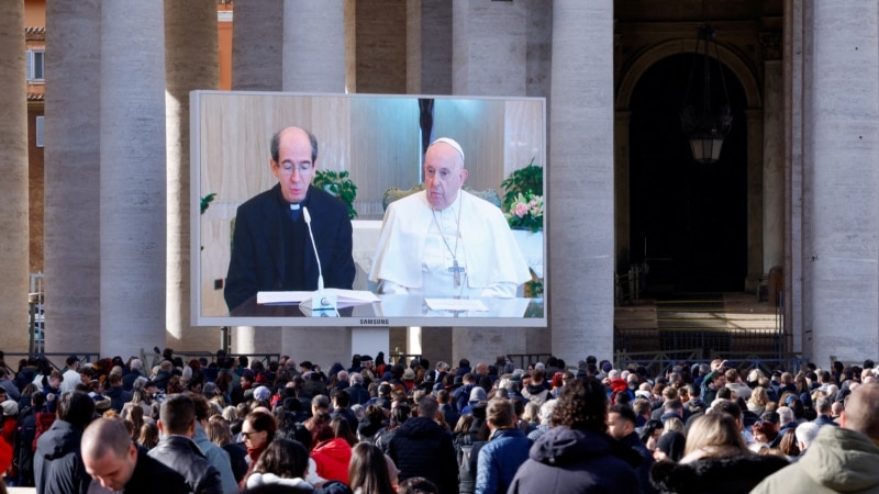 Pope Says he Has Lung inflammation, Aide Reads Message for Him 