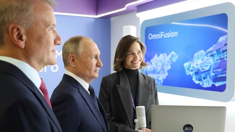 Putin to Boost AI in Russia to Fight 'Unacceptable and Dangerous' Western Monopoly