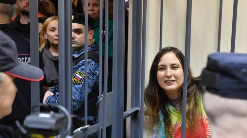 Russian Dissenter Sentenced to 7 Years for Protest Art