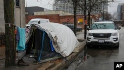 Northern US Cities Scramble to House Migrants for Winter