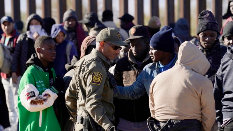 Arizona's National Guard to Help With Migrant Influx at Border