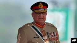 Pakistan's Khan Pledges to Make Ex-Army Chief, US Officials Part of Ongoing Trial