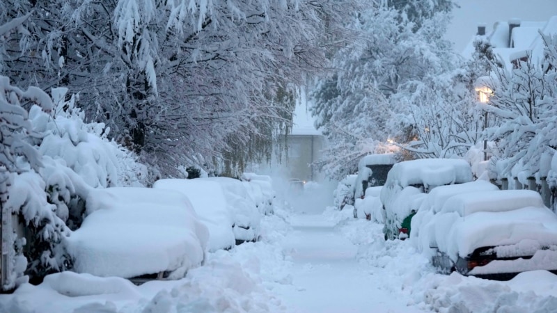 Snowstorm Shutters Munich Airport, Triggers Travel Chaos in Central Europe