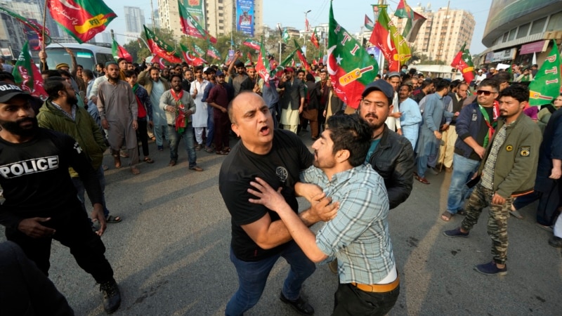 Pakistani Police Detain Dozens as Khan Supporters Hold Nationwide Election Rallies