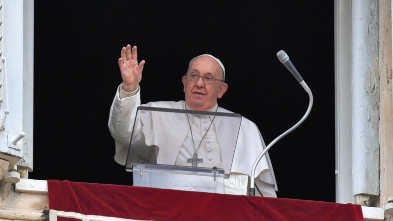 Pope in Major Policy Address Calls for Universal Ban on Surrogacy