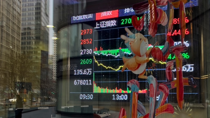 China Markets Slump to 5-Year Lows as Regulator Promises to Protect Small Investors