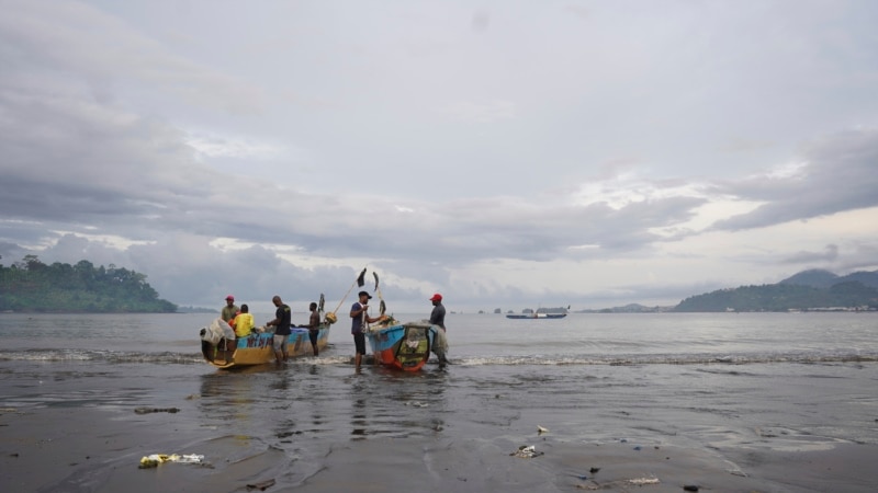 Cameroon Homes and Plantations Destroyed by Seawater