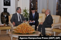 Chinese FM visits Cambodia, Beijing's closest Southeast Asian ally