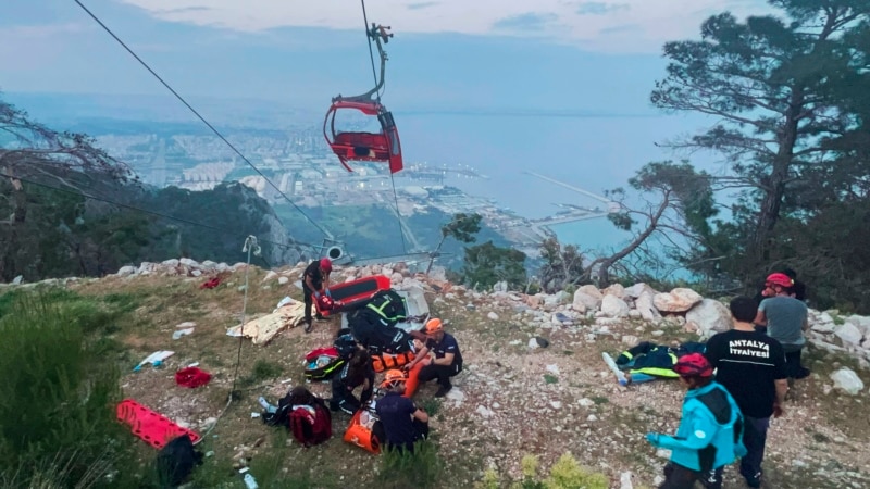 1 Dead, 10 injured in cable car accident in southern Turkey