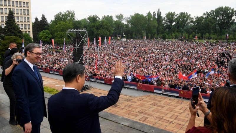 Chinese President Xi given red carpet welcome in Serbian capital