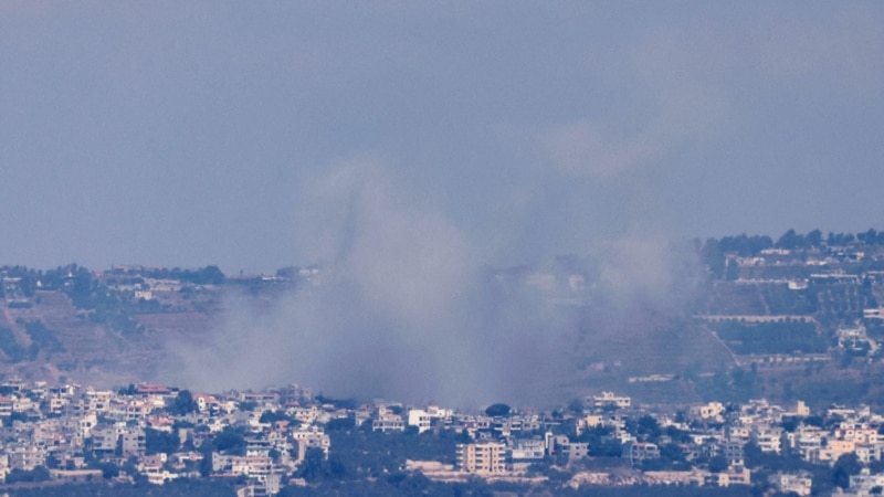 Israeli airstrike targeting Hezbollah kills 4 in southern Lebanon 