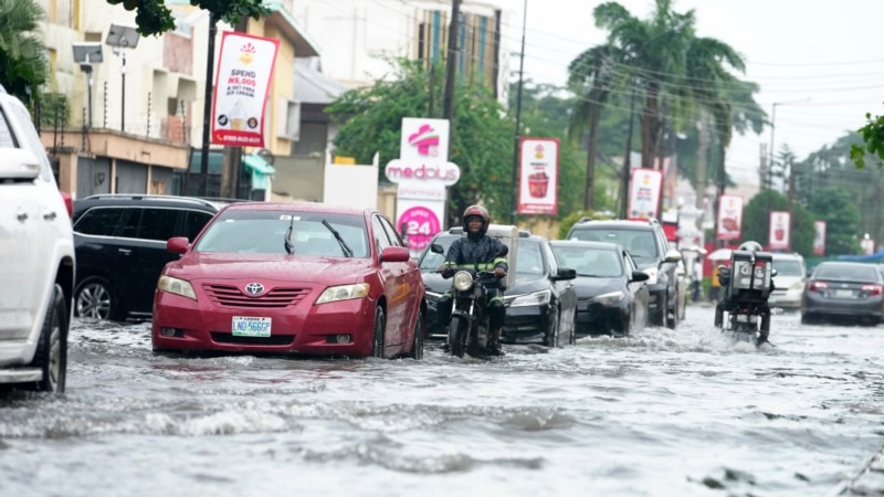 Flooding kills hundreds in Nigeria as authorities brace for more destruction