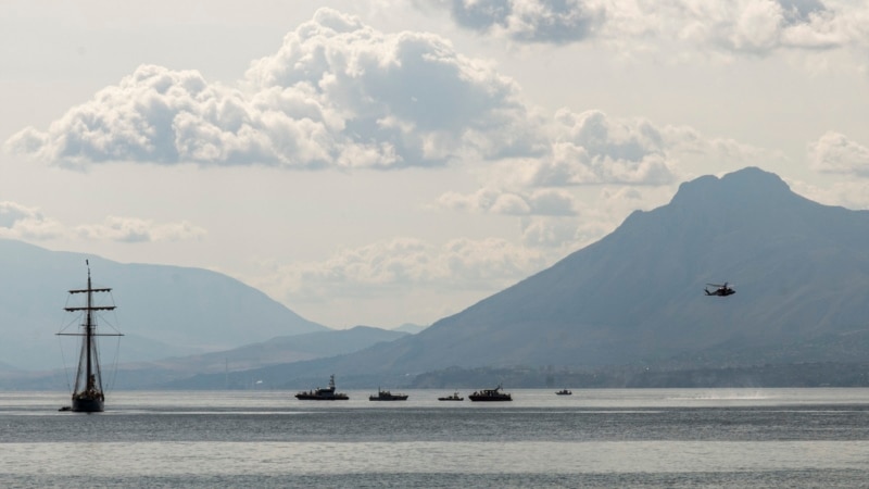 1 dead, 6 missing after luxury superyacht sinks in storm off Sicily