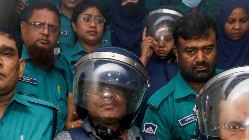 Bangladeshi court allows detention of 2 journalists amid protest chaos