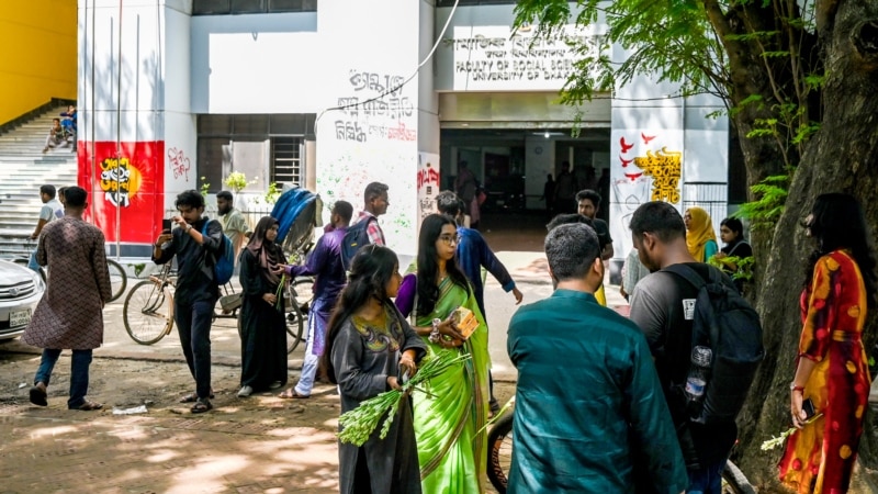 Classes resume at Bangladesh university at heart of protests 