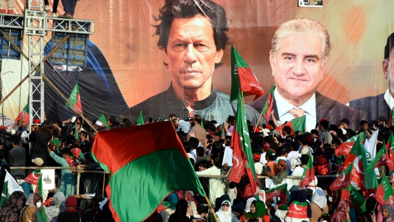 Massive opposition rally in Pakistan calls for release of jailed ex-PM Khan